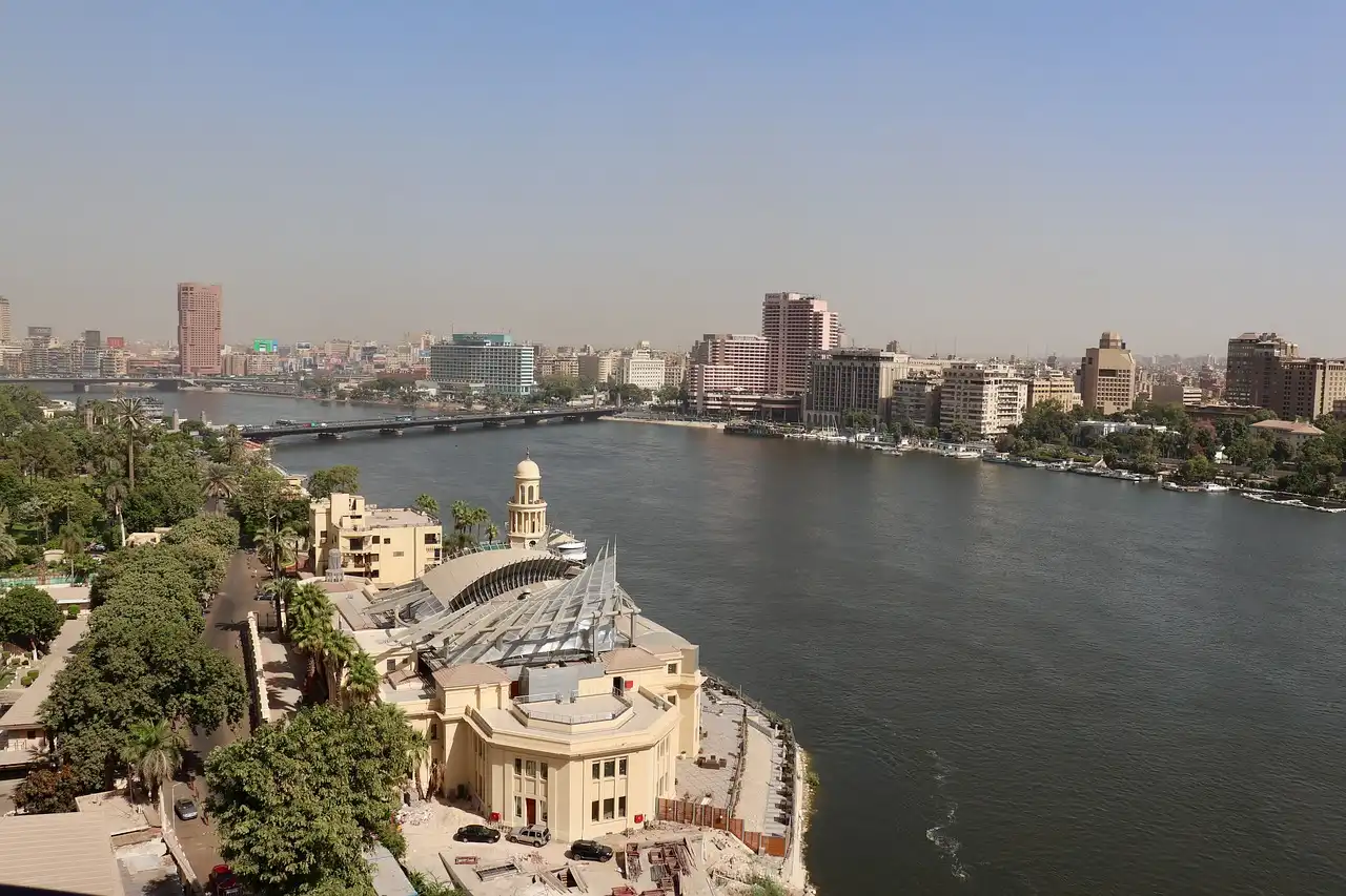 Vue sur le Nil et sur la ville du Caire en Egypte