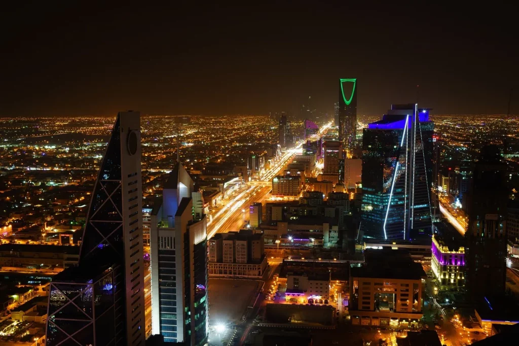 Vue de nuit sur la ville de Riyadh